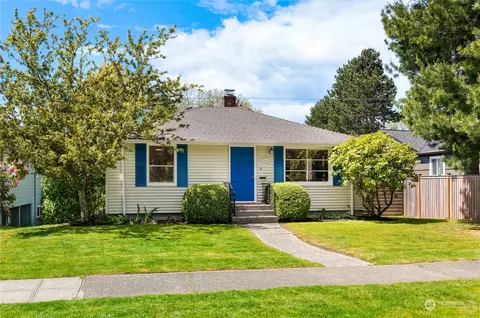 3807 47th Ave SW, Seattle, WA 98116