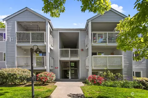 975 Aberdeen Ave NE #F107, Renton, WA 98056
