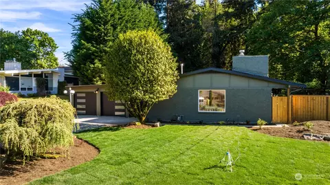3203 103rd Pl NE, Bellevue, WA 98004