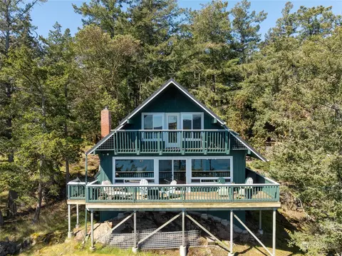 61 Yew Ln, Lopez Island, WA 98261