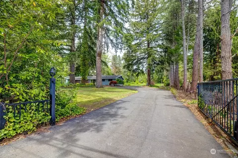 16804 NE 195th St, Woodinville, WA 98072