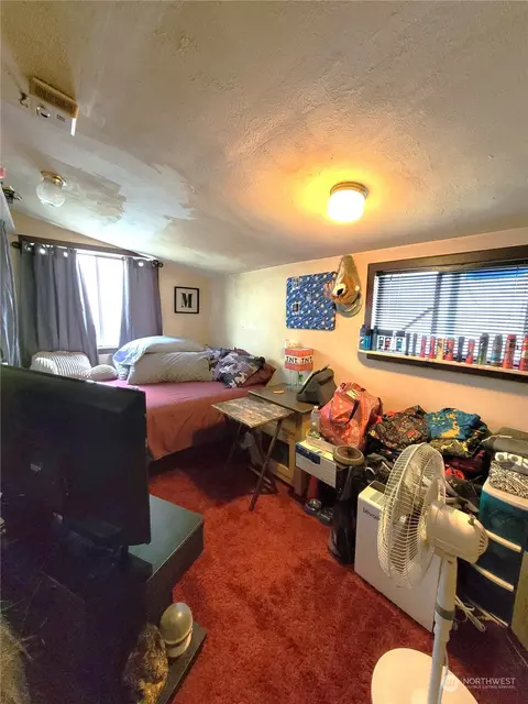 Bedroom - 333 15th Ave, Longview, WA 98632 photo 1 of 3