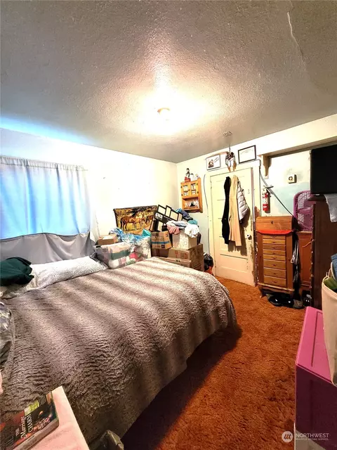 Bedroom - 333 15th Ave, Longview, WA 98632 photo 3 of 3