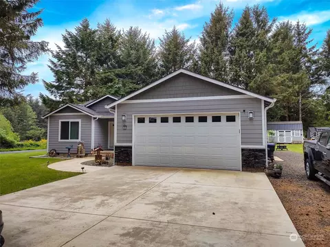 48 Schram Dr, Hoquiam, WA 98550
