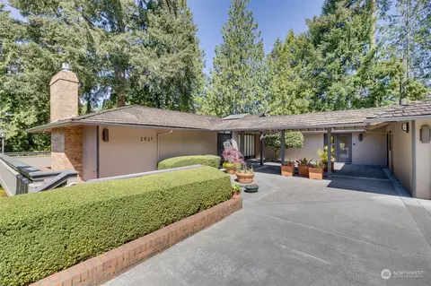 2025 87th Pl NE, Clyde Hill, WA 98004