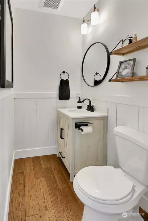 Bath - 3004 Division St, Enumclaw, WA 98022 photo 1 of 4