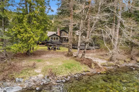 531 Sky Ln, Skykomish, WA 98288
