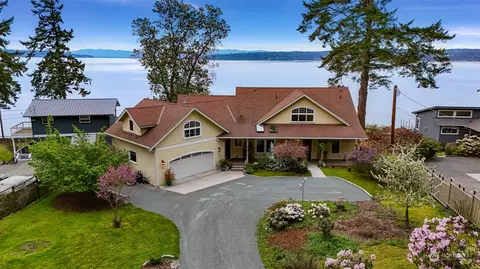 183 S Harrington Lagoon Rd, Coupeville, WA 98239