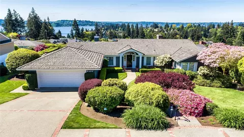 9429 Vineyard Crst, Bellevue, WA 98004