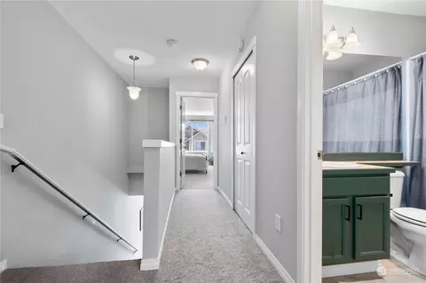 Entry Way - 3034 Belmonte Ln, Everett, WA 98201 photo 4 of 4