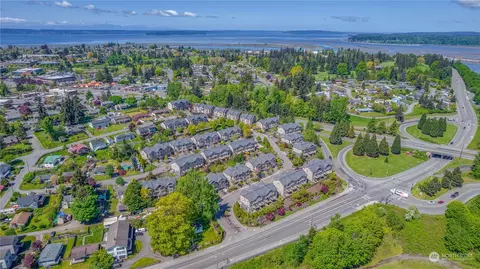 View/Area - 3034 Belmonte Ln, Everett, WA 98201 photo 6 of 9