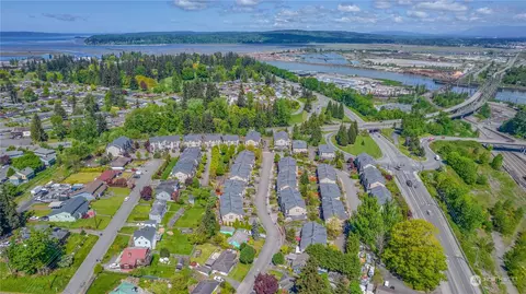 View/Area - 3034 Belmonte Ln, Everett, WA 98201 photo 5 of 9
