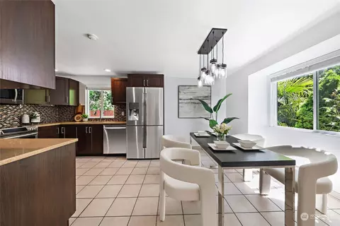 Dining - 1211 232nd Pl SW, Bothell, WA 98021 photo 2 of 2