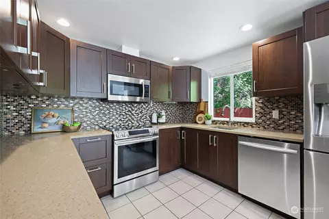 Kitchen - 1211 232nd Pl SW, Bothell, WA 98021 photo 2 of 2
