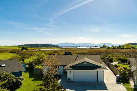 79 Bainbridge Ln, Coupeville, WA 98239