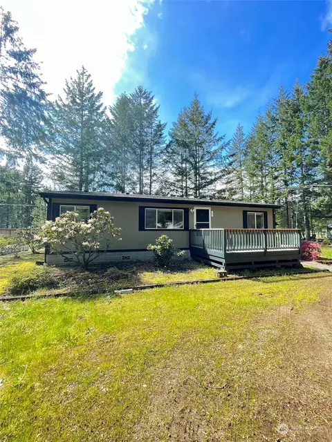 181 N Chinook Dr, Hoodsport, WA 98548