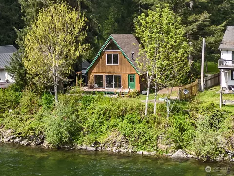 63637 NE 194th Pl, Baring, WA 98224