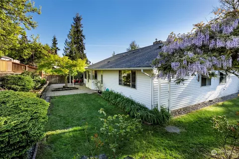 6707 149th Ave NE, Redmond, WA 98052