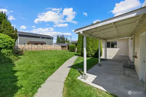 Exterior - 509 Ave Tamarack Ave, Everett, WA 98203 photo 4 of 5