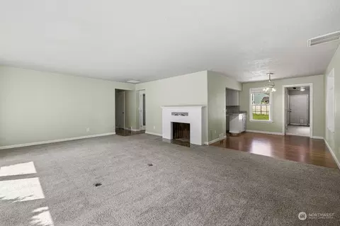 Living - 509 Ave Tamarack Ave, Everett, WA 98203 photo 1 of 4
