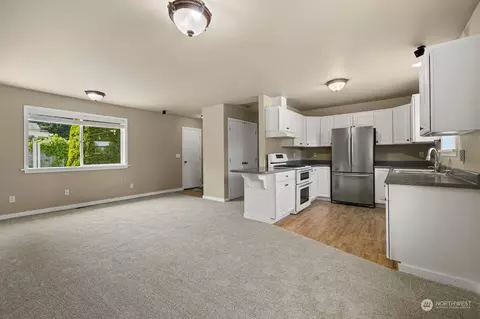 Living - 509 Ave Tamarack Ave, Everett, WA 98203 photo 3 of 4