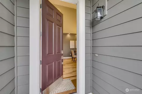 Entry Way - 3312 171st Pl SE, Bothell, WA 98012 photo 2 of 4