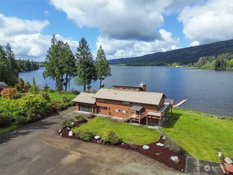 621 E Lake Pleasant Rd, Beaver, WA 98305