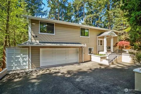 935 207th Pl NE, Sammamish, WA 98074