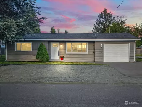 414 N 13th St, Elma, WA 98541
