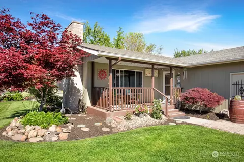 2296 Granite Dr, Walla Walla, WA 99362