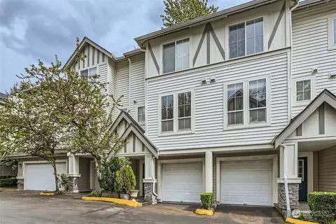 4483 249th Ter SE #6-3, Issaquah, WA 98029