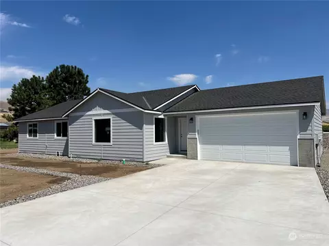 378 Emma Dr, Wenatchee, WA 98801