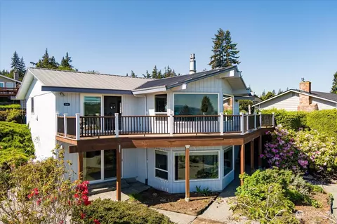 548 Dugualla Rd, Oak Harbor, WA 98277