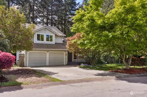 8102 Parkridge Dr SE, Tumwater, WA 98501