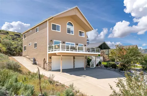 440 W Beach Dr, Orondo, WA 98843