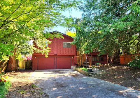 520 N 18th Pl, Mount Vernon, WA 98273