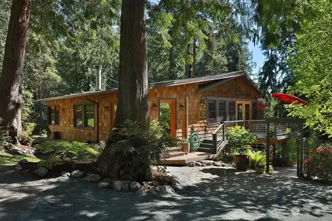 5120 Ribbit Rd, Langley, WA 98260