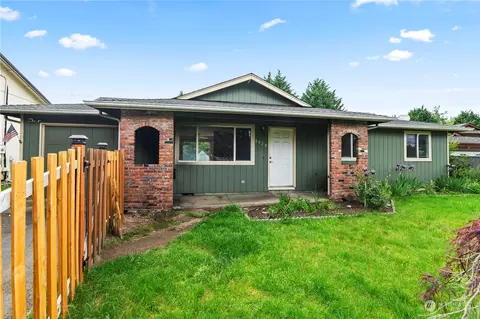 8828 45th Dr NE, Marysville, WA 98270
