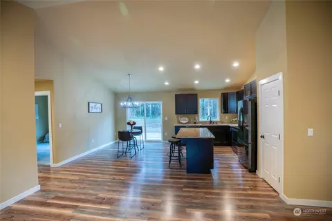 361 E Mclane Cove Dr, Grapeview, WA 98546 photo 4
