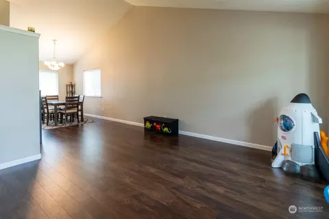 5512 209th St E, Spanaway, WA 98387 photo 6
