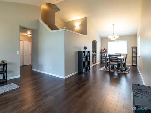 5512 209th St E, Spanaway, WA 98387 photo 3