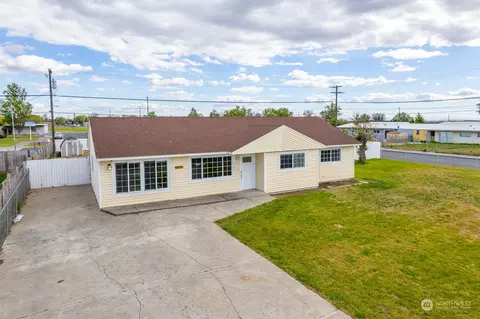 1240 Vandenberg Ave, Moses Lake, WA 98837