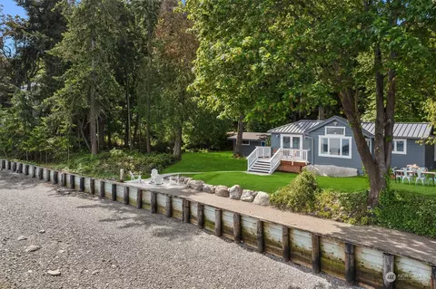 4528 SW Luana Beach Rd, Vashon, WA 98070
