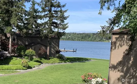 17444 NE 40th Pl #D4, Redmond, WA 98052