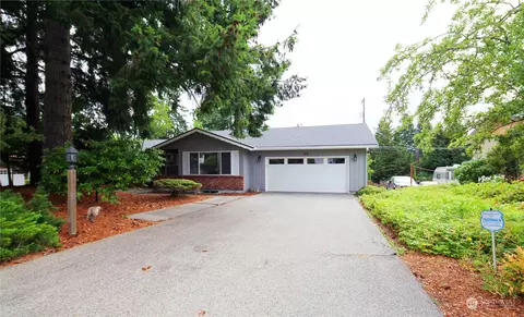 1005 Panorama Ct, Fircrest, WA 98466