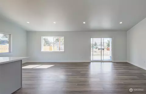 Living - 306 W Walnut St, Waterville, WA 98858 photo 2 of 9