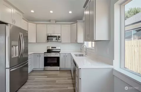 Kitchen - 306 W Walnut St, Waterville, WA 98858 photo 1 of 7