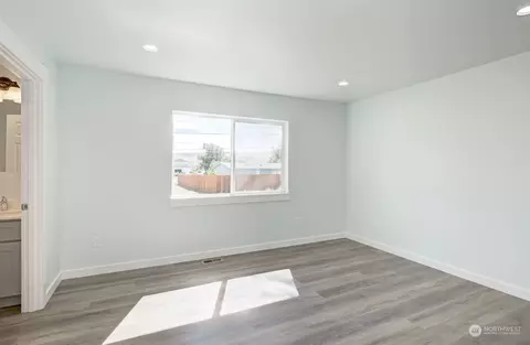 Bedroom - 306 W Walnut St, Waterville, WA 98858 photo 3 of 4