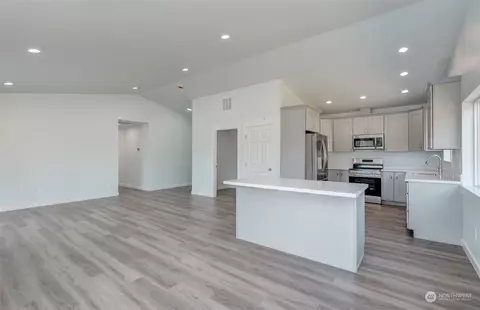 Living - 306 W Walnut St, Waterville, WA 98858 photo 6 of 9
