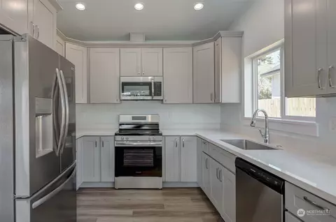 Kitchen - 306 W Walnut St, Waterville, WA 98858 photo 3 of 7